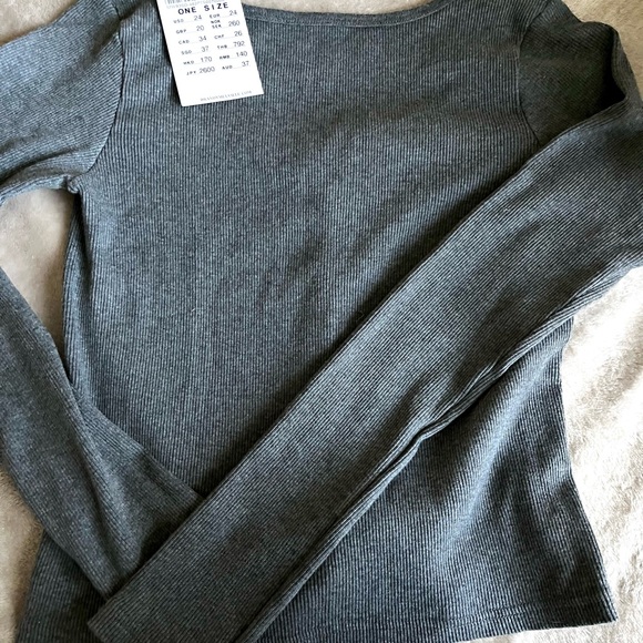 Brandy Melville New With Tags button up shirt in gray - Picture 3 of 4